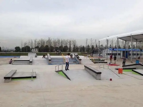 為什么要租賃板場道具而不是直接建造個滑板場？